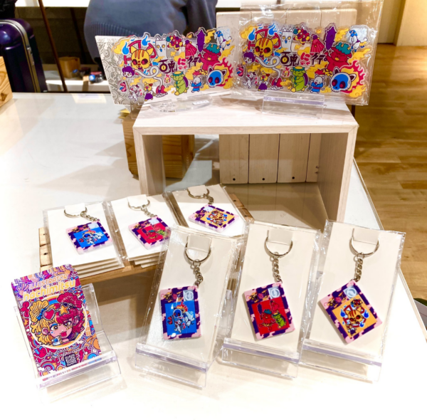 「うしろのおばけ展」グッズ出展